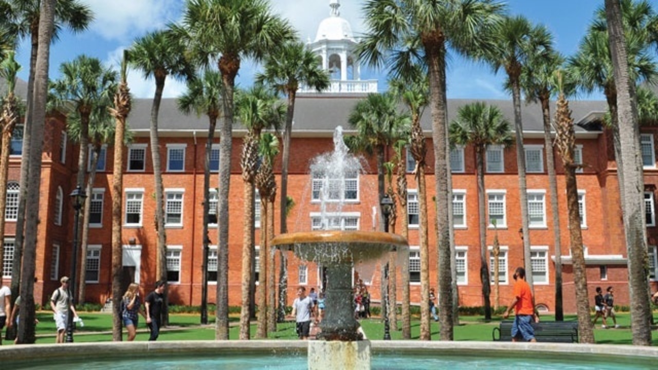 Stetson University to use hotel as dorm