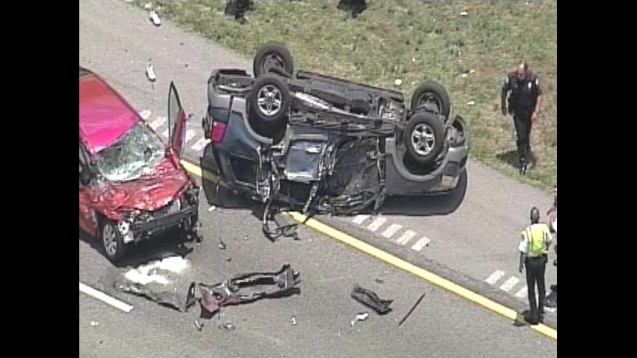 1 killed in crash on I4 near Sanford