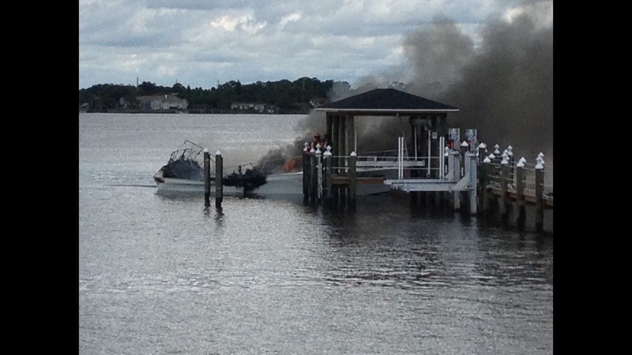 Boat catches fire, sinks in Halifax River in Daytona Beach