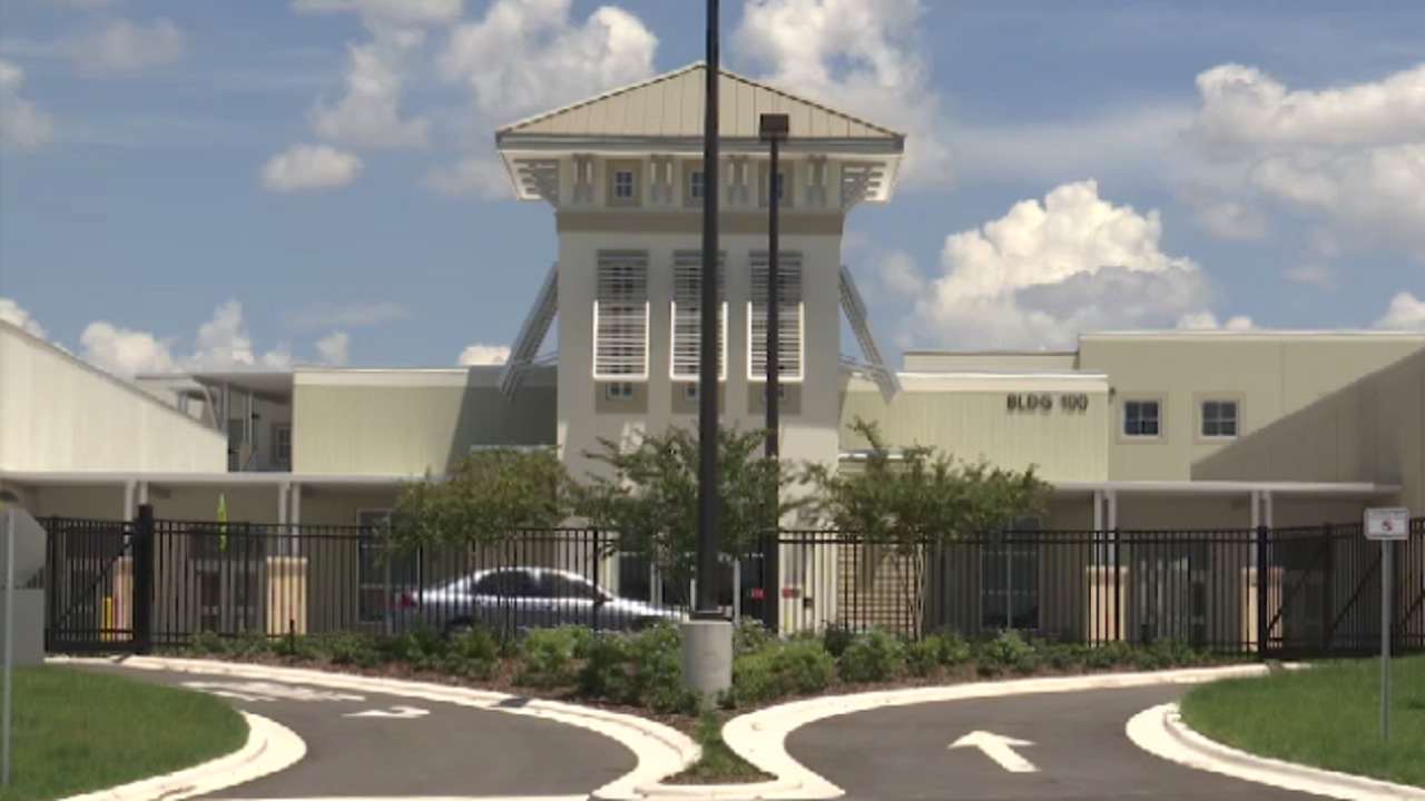 Lack of sidewalks near Windermere High School concerns parents