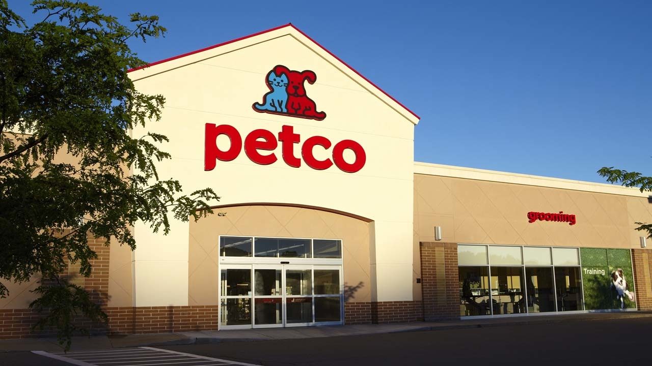 pet store near me open today