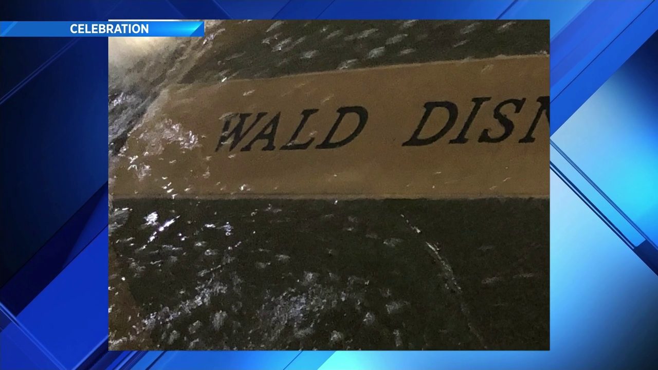 Walt Disney World misspelled on fountain in Celebration