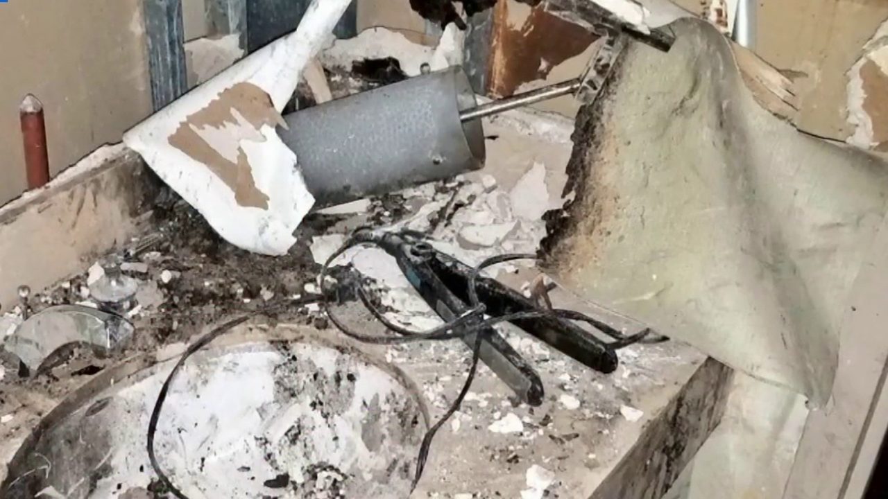 Flat iron causes fire at Renaissance Orlando hotel; 1,000...