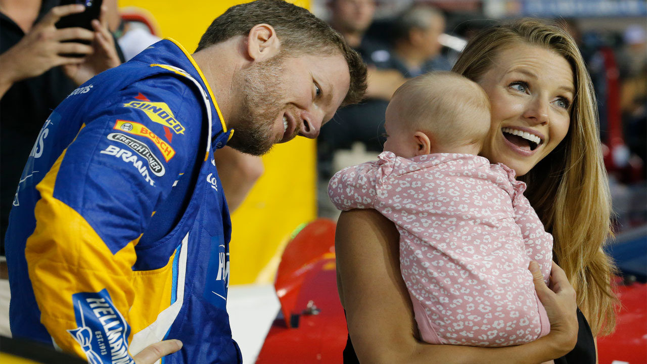 Dale Earnhardt Jr Family Safe After Plane Crash In Tennessee